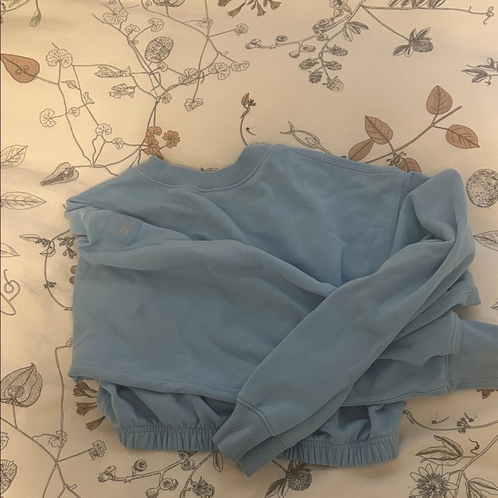 Alo Yoga cropped light blue crew neck